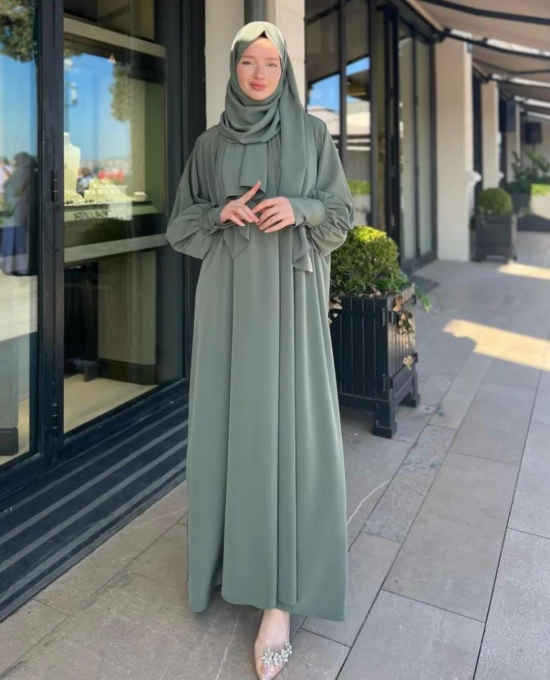 Olive Abaya
