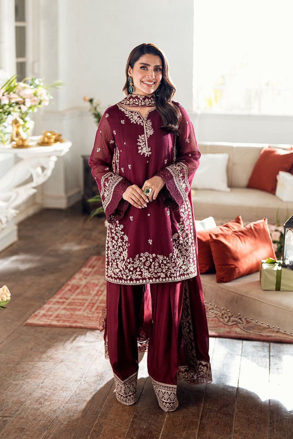 ELEGANT PARTY DRESS