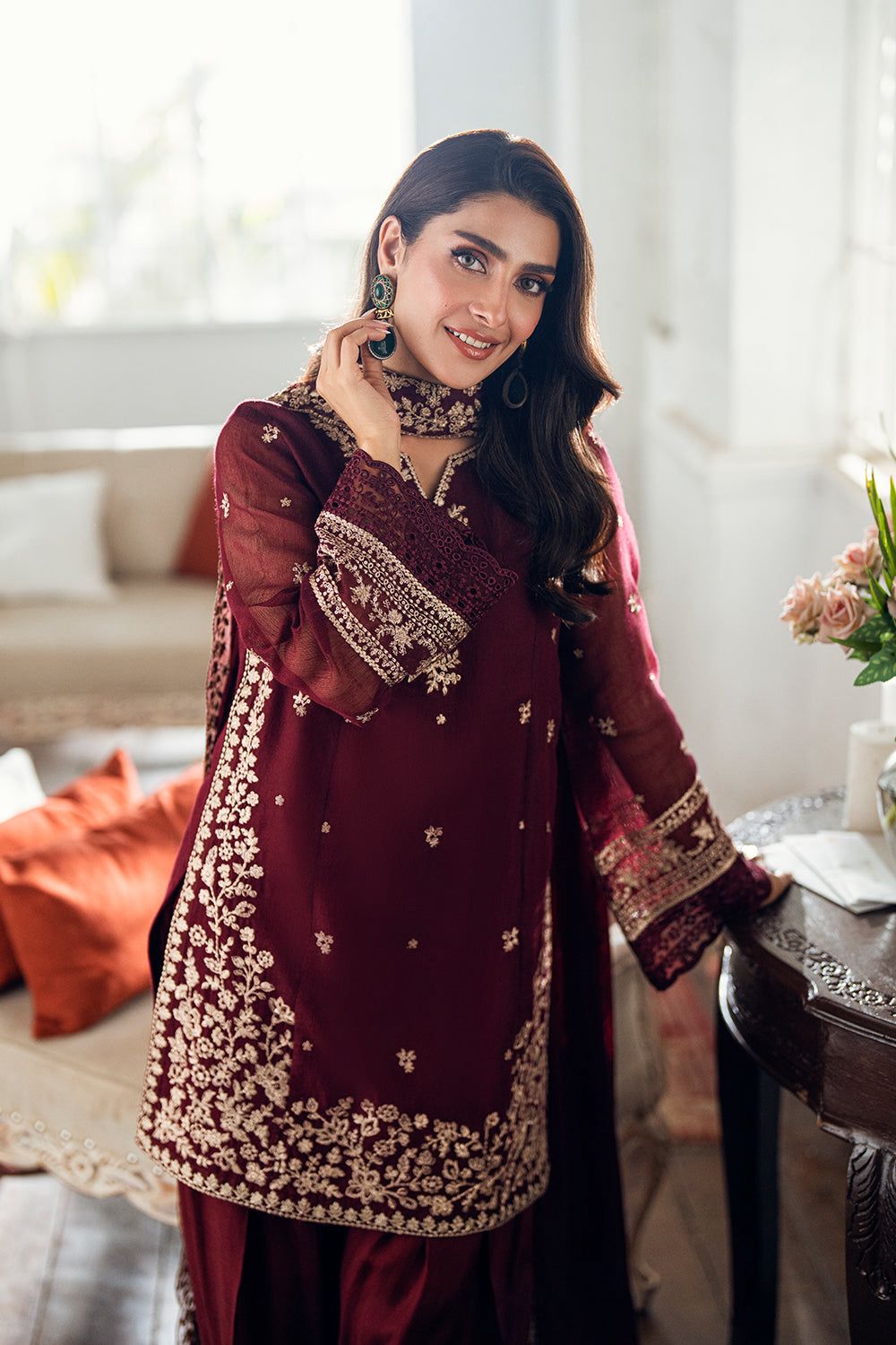 ELEGANT PARTY DRESS
